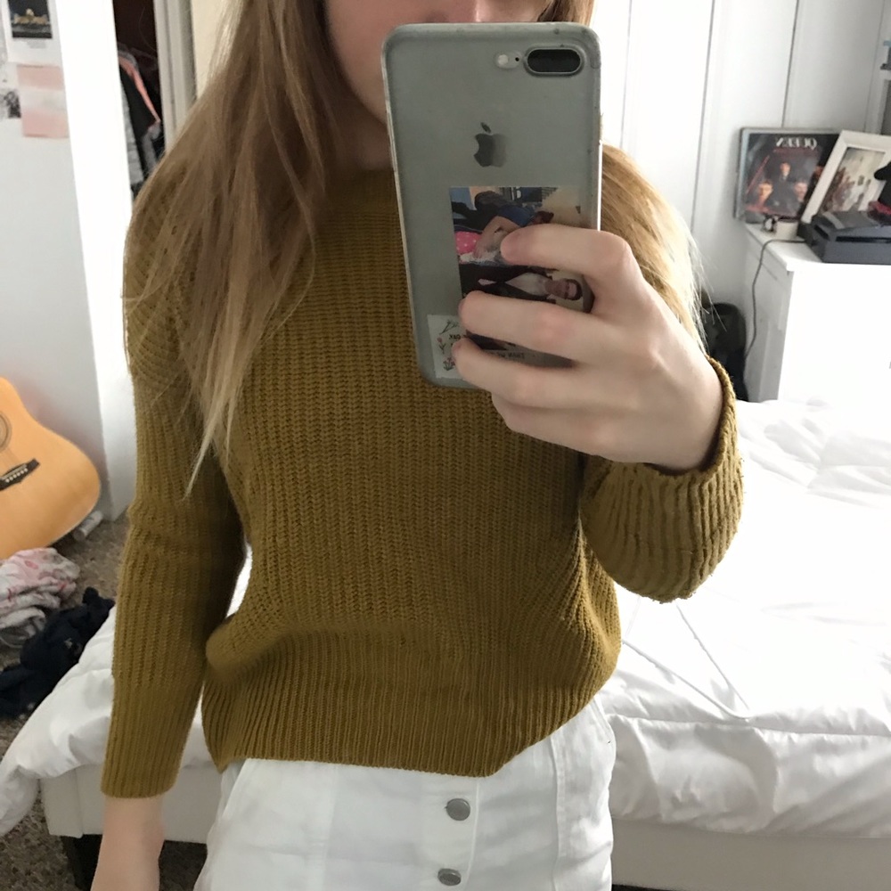 yellow/green sweater